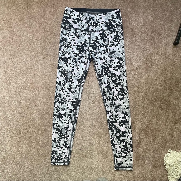 Victoria Secret Sport Leggings - Picture 3 of 4